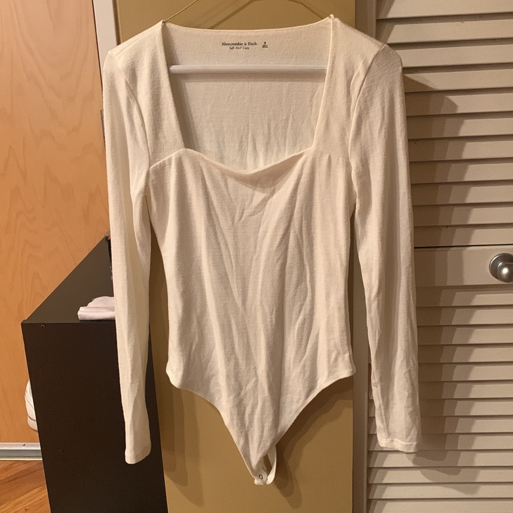 Abercrombie and Fitch Long-Sleeve Cozy Squareneck Bodysuit